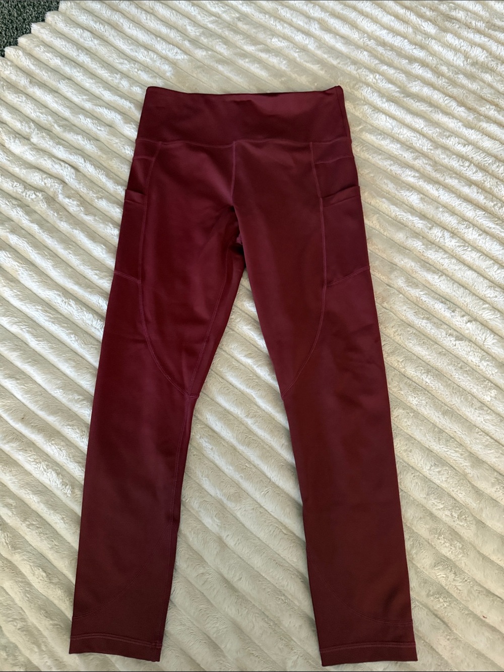 ZYIA Women's High-Waist Pocket Leggings in Burgundy